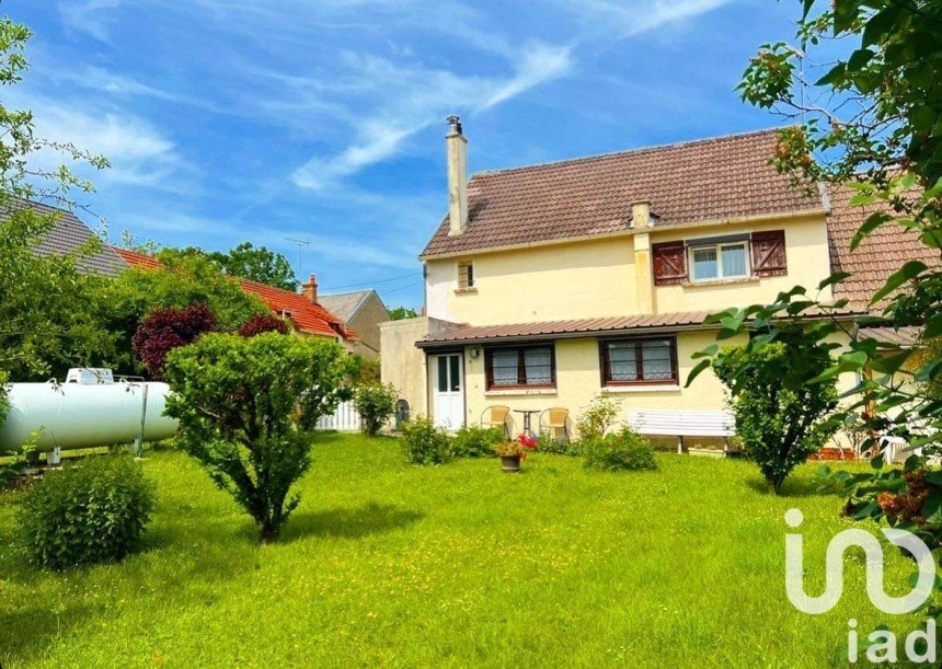 Maison 4 pièces de 127 m² à Alligny-Cosne (58200)