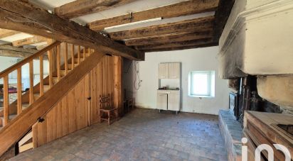 Village house 4 rooms of 92 m² in Saint-Martin-de-Sanzay (79290)