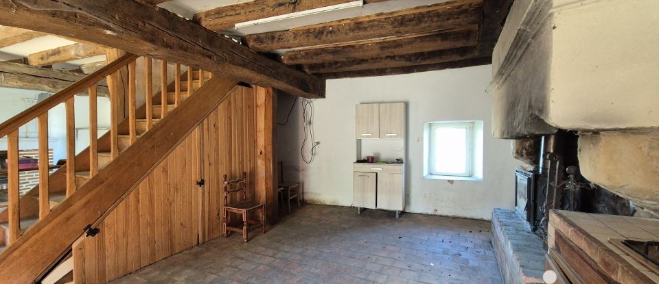 Village house 4 rooms of 92 m² in Saint-Martin-de-Sanzay (79290)