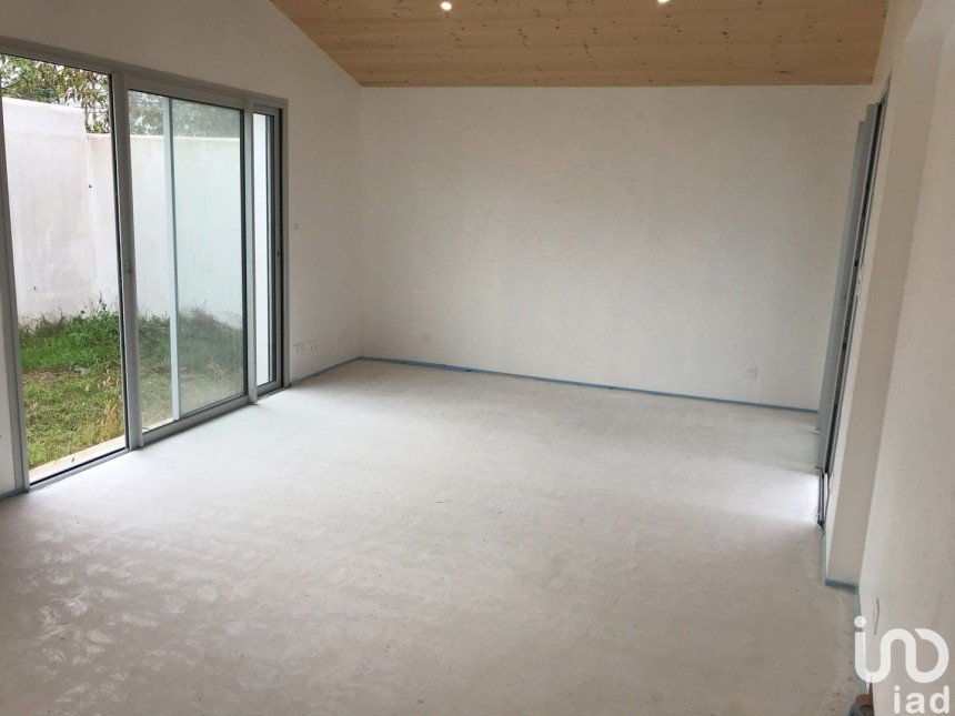 House 3 rooms of 56 m² in Le Bois-Plage-en-Ré (17580)