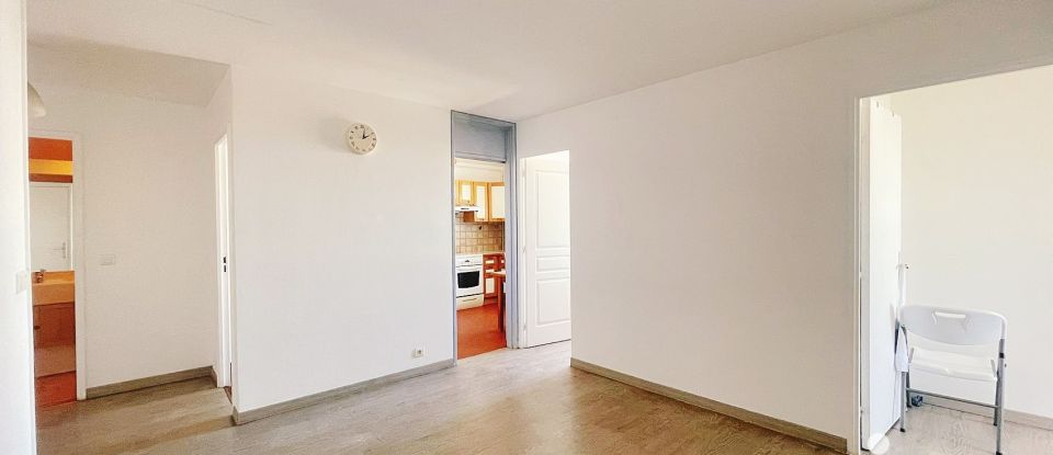 Apartment 1 room of 62 m² in Ivry-sur-Seine (94200)