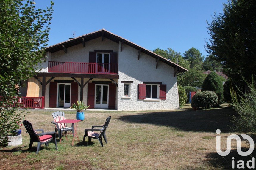 Traditional house 6 rooms of 155 m² in Marsac-sur-l'Isle (24430)