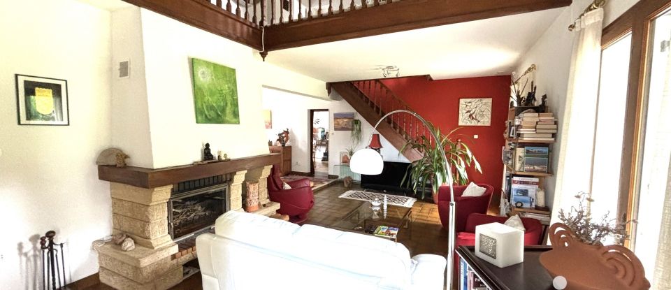 Traditional house 6 rooms of 155 m² in Marsac-sur-l'Isle (24430)