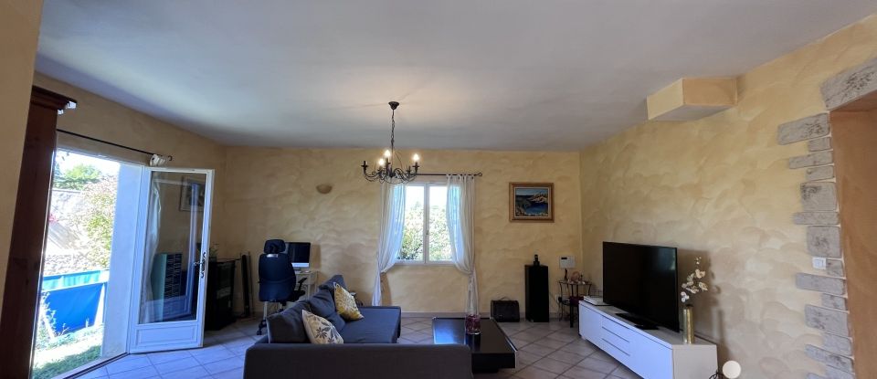 Traditional house 5 rooms of 147 m² in Saint-Cannat (13760)