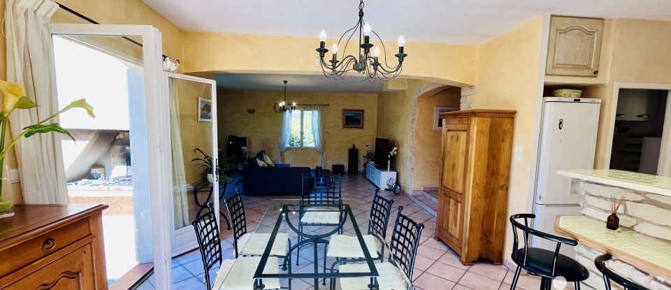 Traditional house 5 rooms of 147 m² in Saint-Cannat (13760)