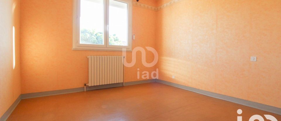 House 6 rooms of 120 m² in Saint-Affrique (12400)