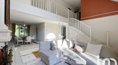 Maison 6 pièces de 141 m² à Santeny (94440)