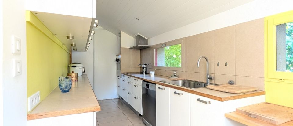 Maison 6 pièces de 125 m² à Château-Chervix (87380)