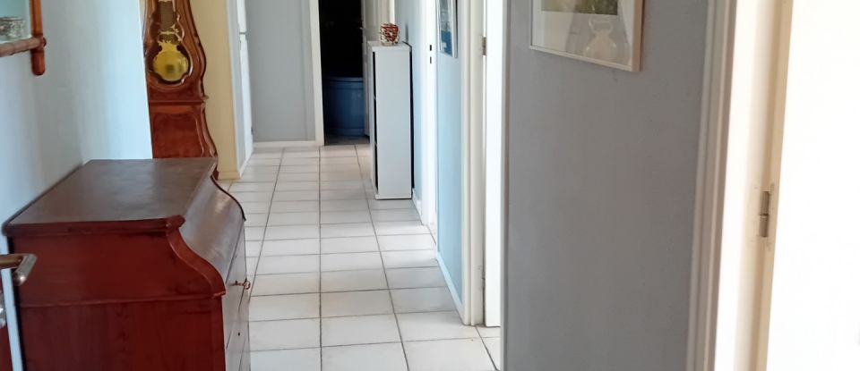 Apartment 5 rooms of 82 m² in Hyères (83400)