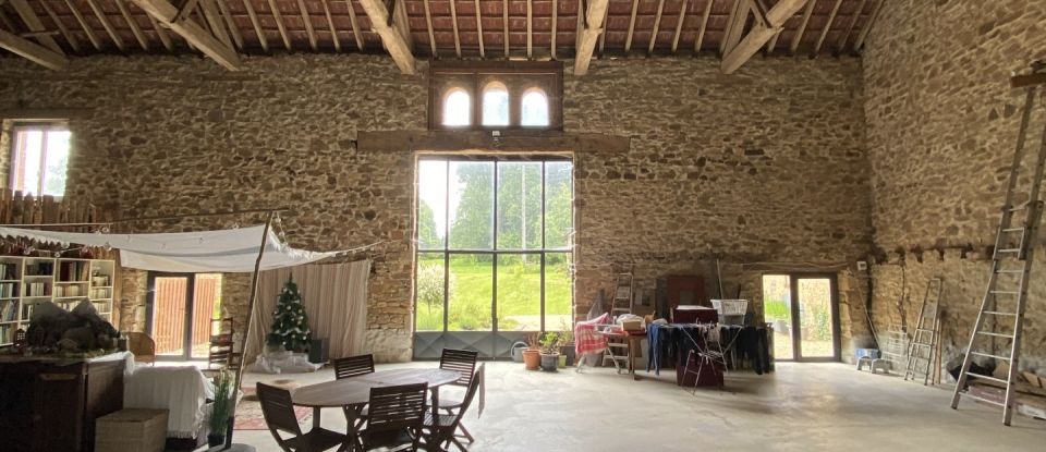 Domaine 4 pièces de 226 m² à Saint-Yrieix-la-Perche (87500)