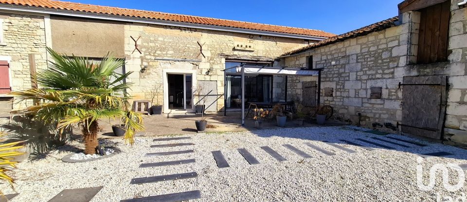 House 5 rooms of 183 m² in Saint-Genest-d'Ambière (86140)