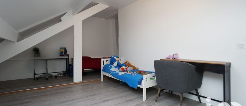 Maison 8 pièces de 234 m² à Nanterre (92000)