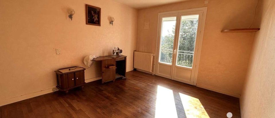 Maison 4 pièces de 97 m² à Châtillon-sur-Thouet (79200)