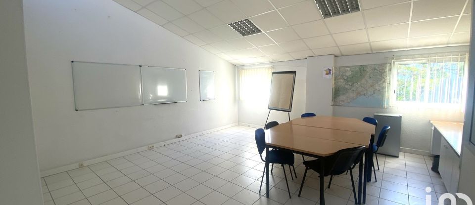 Offices of 57 m² in Nîmes (30900)