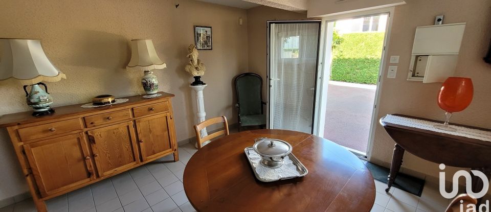 House 8 rooms of 214 m² in Chantonnay (85110)