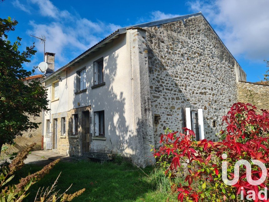 Maison de campagne 4 pièces de 175 m² à La Bazeuge (87210)