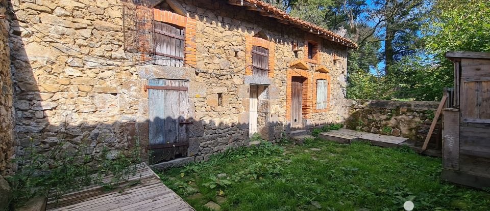 Maison de campagne 4 pièces de 175 m² à La Bazeuge (87210)