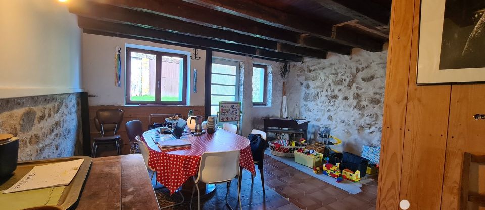 Country house 4 rooms of 175 m² in La Bazeuge (87210)