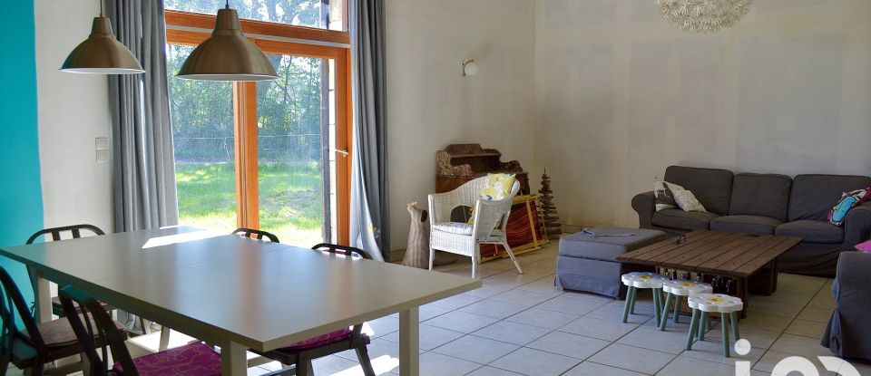 Longere 5 rooms of 149 m² in Saint-Hilaire-sur-Benaize (36370)