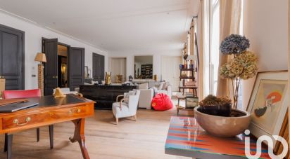 Appartement 8 pièces de 257 m² à Paris (75008)