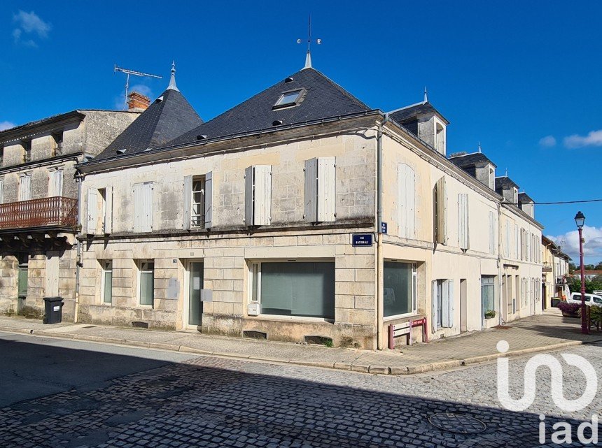 Building in Saint-Porchaire (17250) of 136 m²