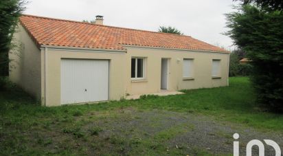 Pavilion 5 rooms of 82 m² in La Chapelle-Saint-Laurent (79430)