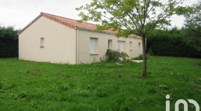 Pavilion 5 rooms of 82 m² in La Chapelle-Saint-Laurent (79430)