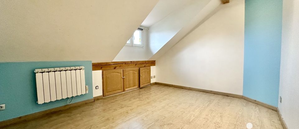 House 6 rooms of 126 m² in Niederstinzel (57930)