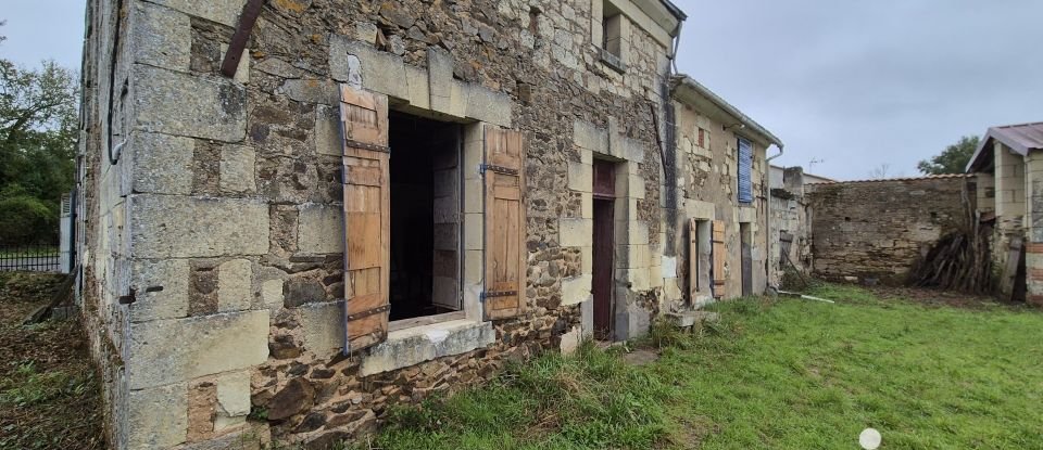 Maison de campagne 3 pièces de 84 m² à LORETZ D'ARGENTON (79290)