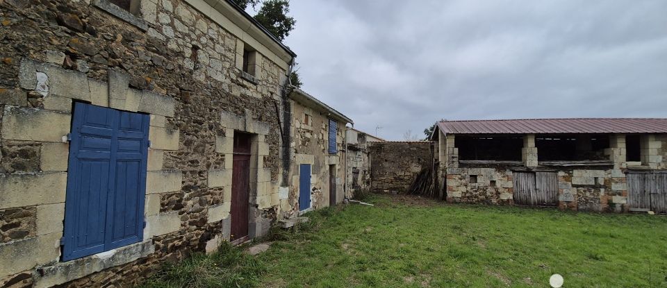 Maison de campagne 3 pièces de 84 m² à LORETZ D'ARGENTON (79290)