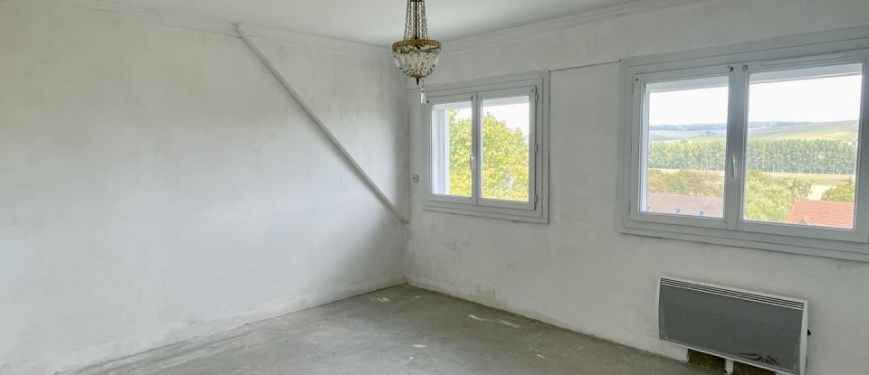 Maison traditionnelle 7 pièces de 145 m² à Nogent-l'Artaud (02310)