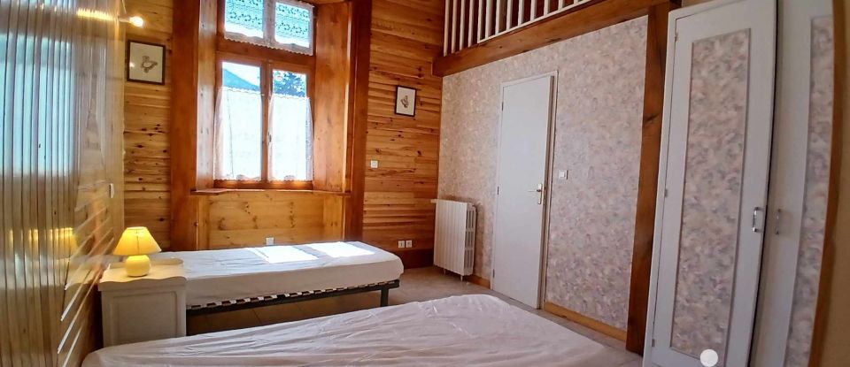 Lodge 12 rooms of 336 m² in Camurac (11340)