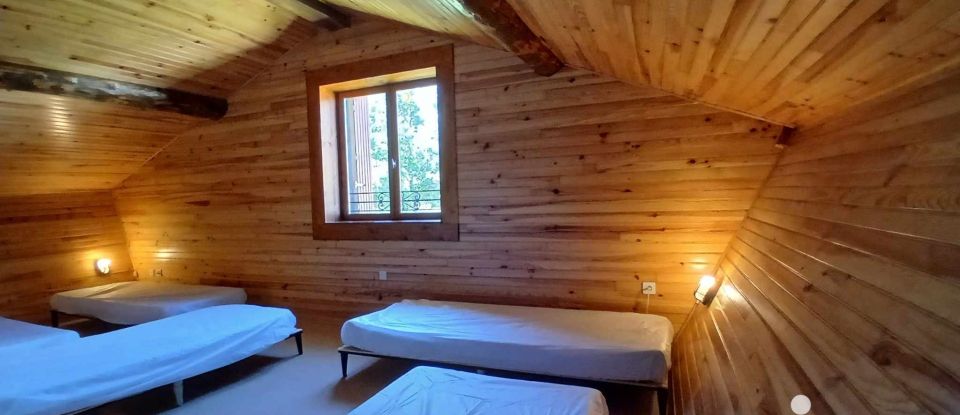 Lodge 12 rooms of 336 m² in Camurac (11340)