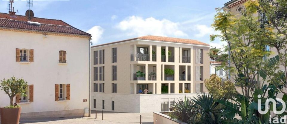 Apartment 3 rooms of 65 m² in La Ciotat (13600)