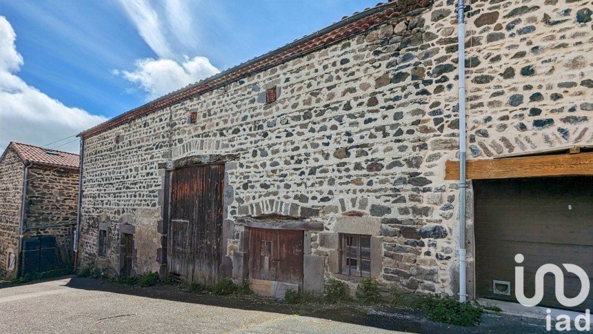 Barn conversion 1 room of 145 m² in Olloix (63450)