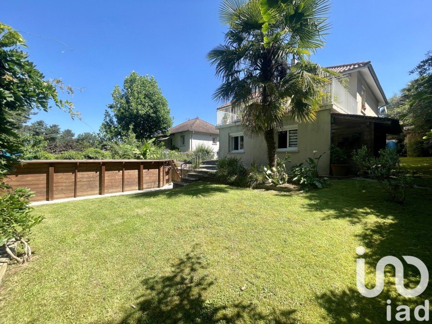 Traditional house 7 rooms of 130 m² in Brive-la-Gaillarde (19100)