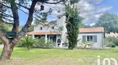 House 12 rooms of 233 m² in Blanquefort (33290)