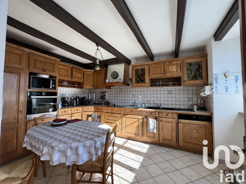 Maison de village 4 pièces de 148 m² à Roz-sur-Couesnon (35610)