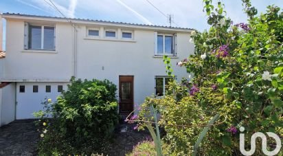 House 6 rooms of 111 m² in Fontenay-le-Comte (85200)