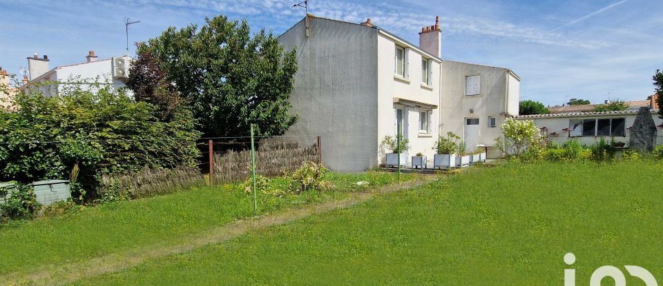 Maison 6 pièces de 111 m² à Fontenay-le-Comte (85200)