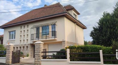 Traditional house 8 rooms of 167 m² in Nanteuil-lès-Meaux (77100)