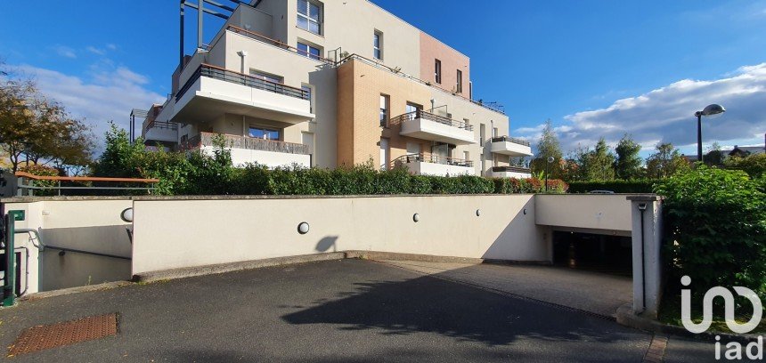 Parking of 88 m² in Lieusaint (77127)