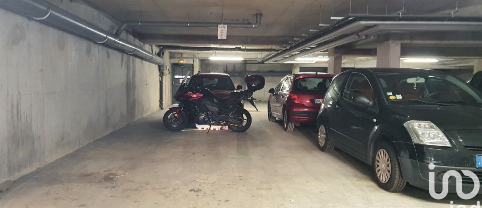 Parking of 88 m² in Lieusaint (77127)