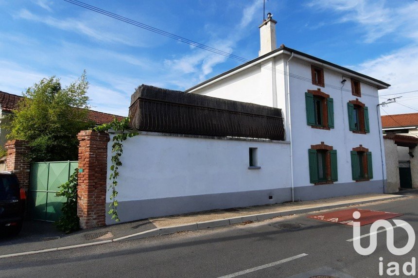 Maison 5 pièces de 150 m² à Sury-le-Comtal (42450)