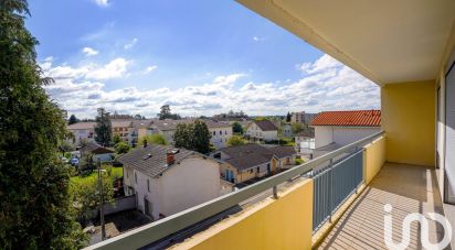 Apartment 3 rooms of 82 m² in Bourg-en-Bresse (01000)