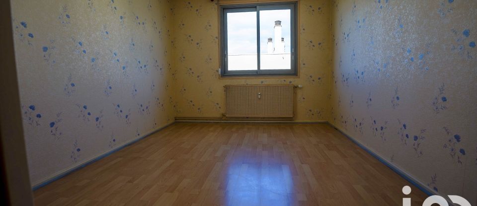 Apartment 3 rooms of 82 m² in Bourg-en-Bresse (01000)