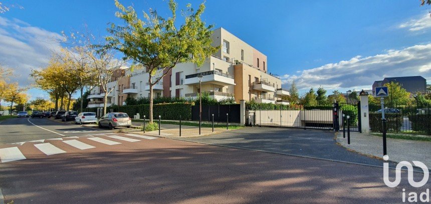 Parking of 25 m² in Lieusaint (77127)