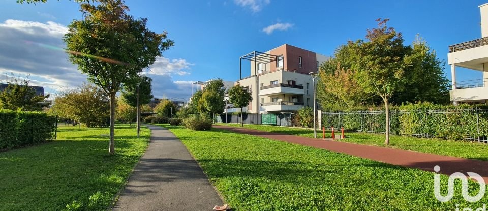 Parking/garage/box de 25 m² à Lieusaint (77127)