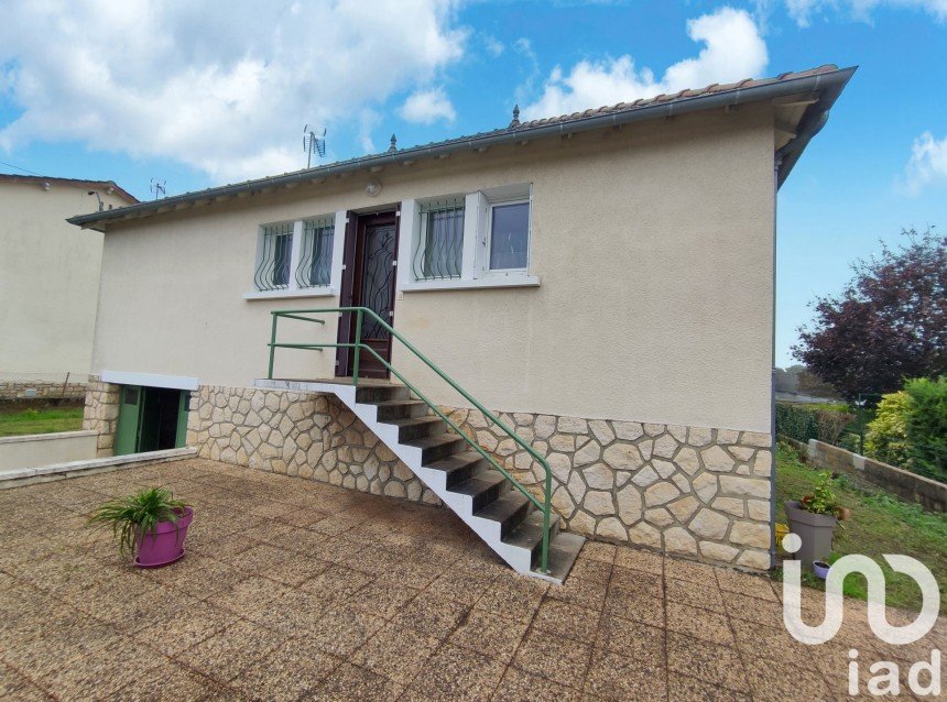 Maison 4 pièces de 68 m² à Lussac-les-Châteaux (86320)