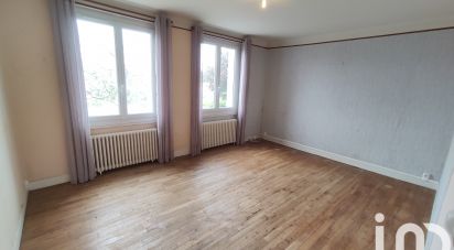 Maison 4 pièces de 68 m² à Lussac-les-Châteaux (86320)